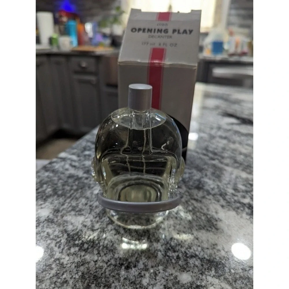 New Vintage 1992 Avon Triumph Cologne 6 fl oz NOS Opening Play Decanter
